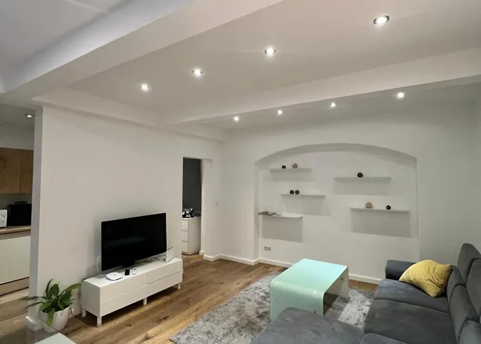 Rema Apartments 1070